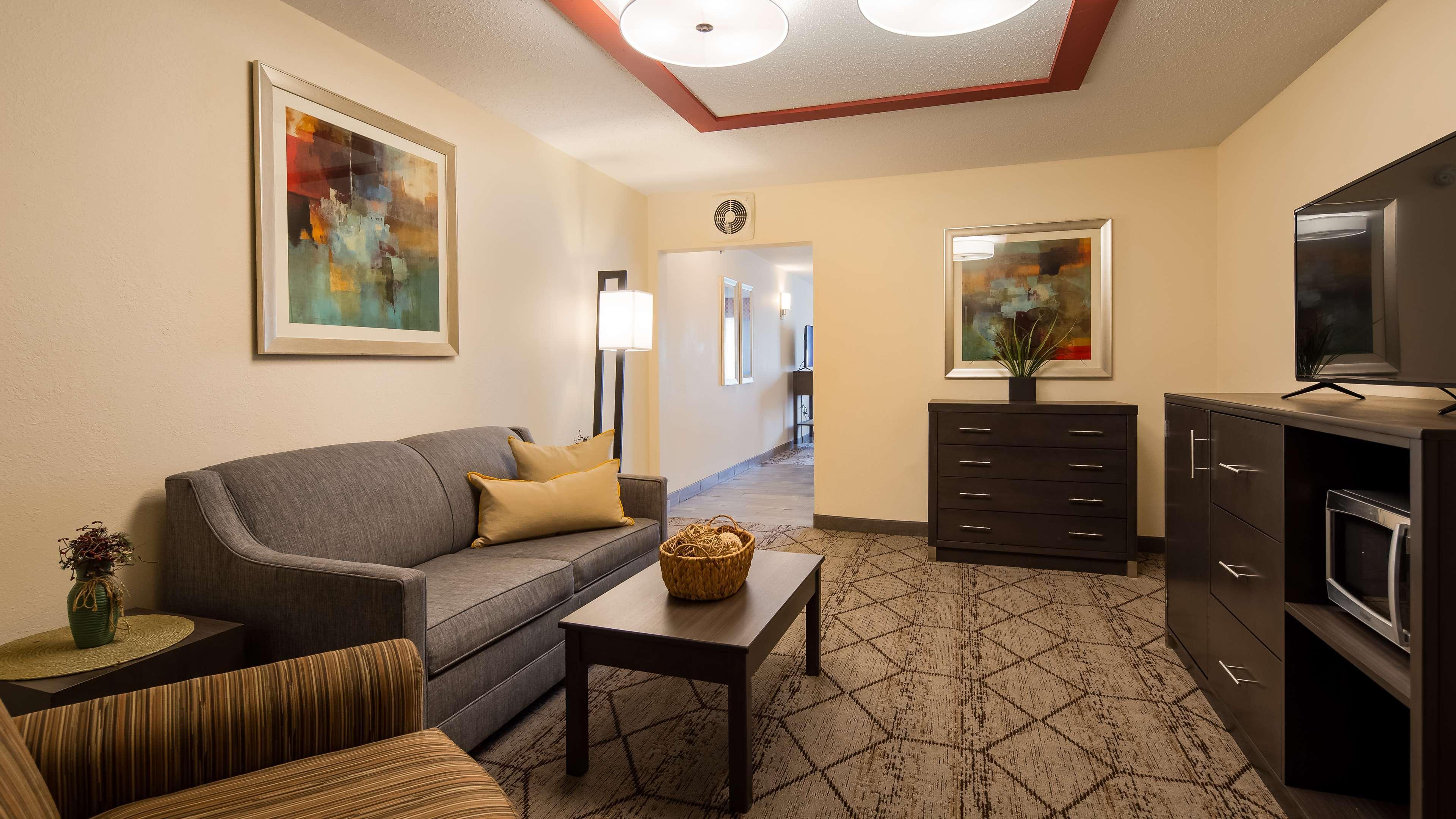 Best Western Nittany Inn Milroy Екстер'єр фото